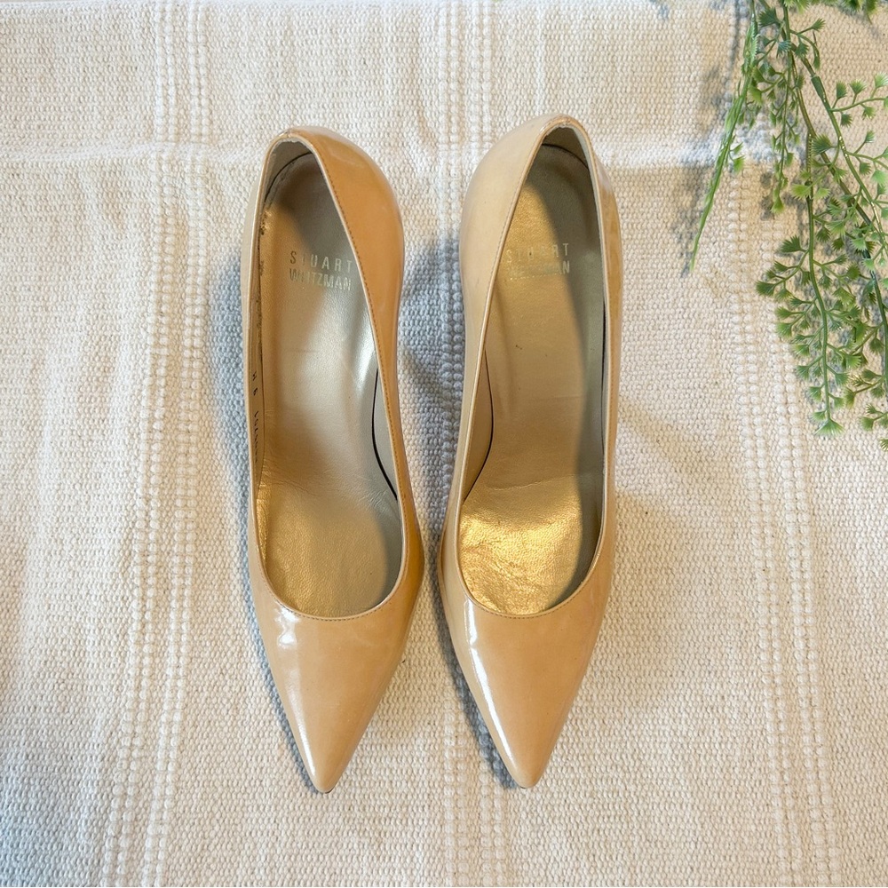 Stuart Weitzman taupe pump